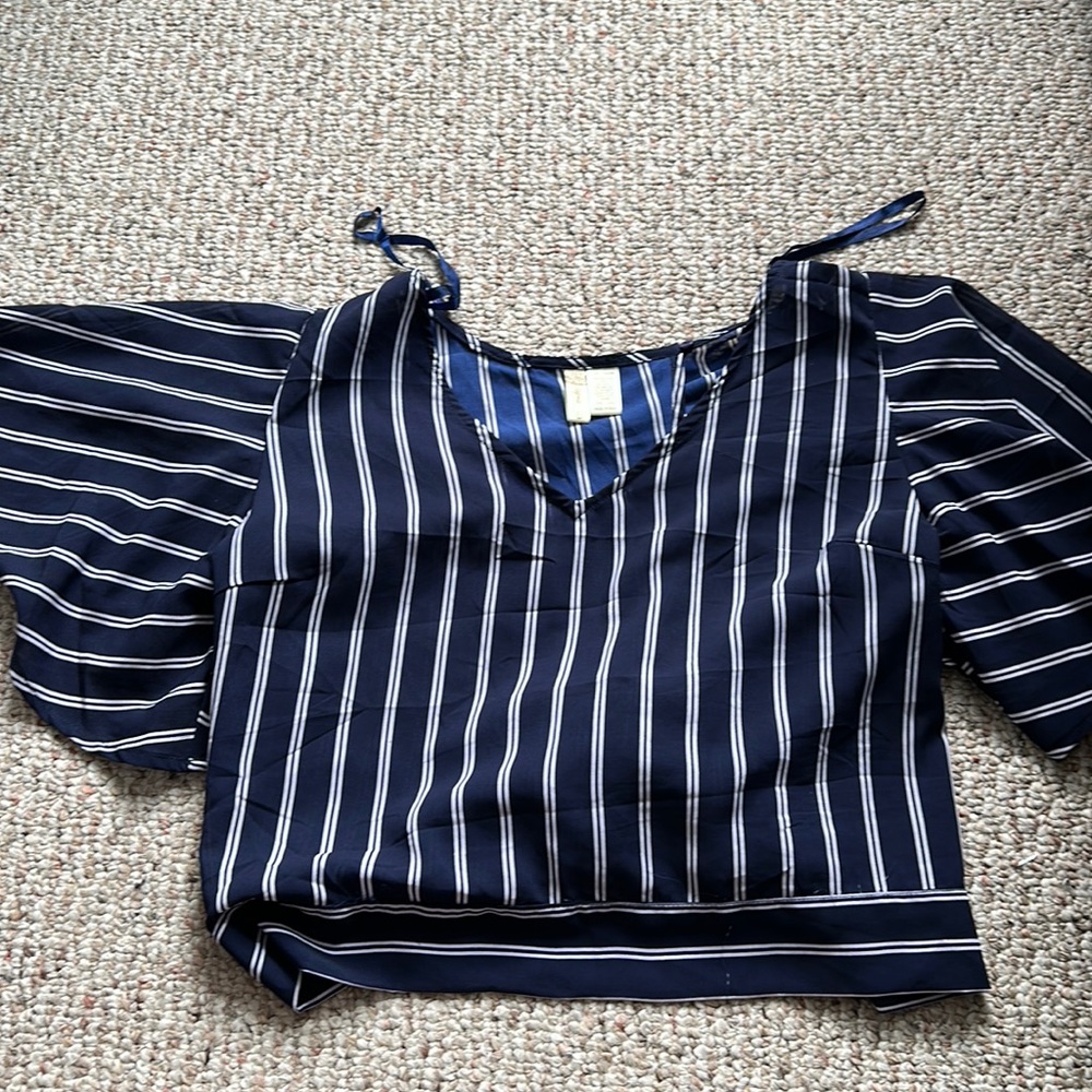 Japan brand crop top size large